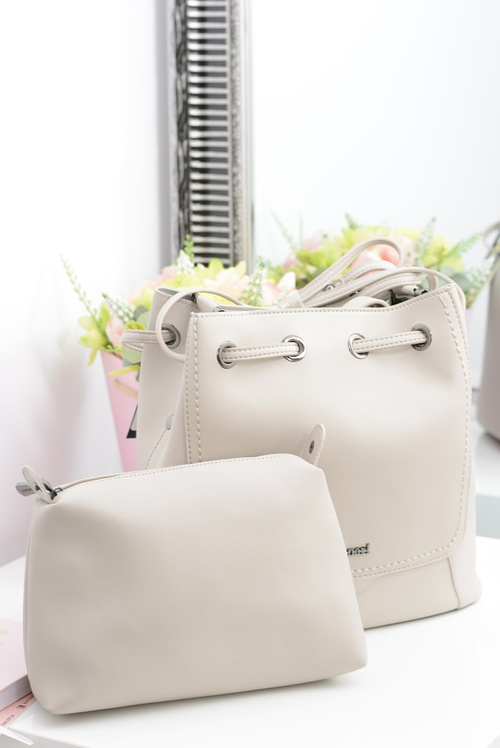 Бежева жіноча сумка через плече Monnari