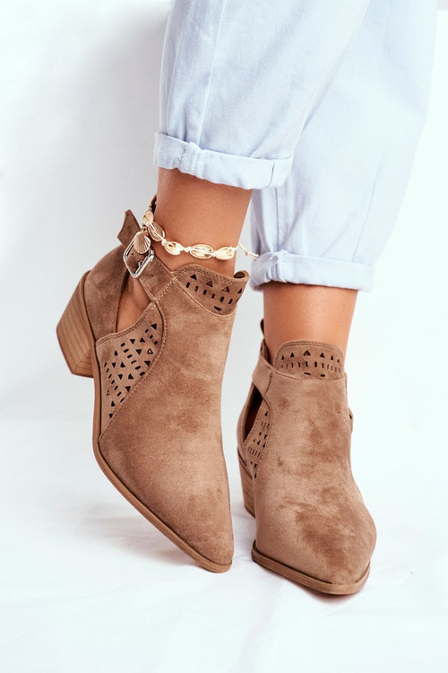 Замшеві чоботи на підборах з пряжкою бежеві Esen