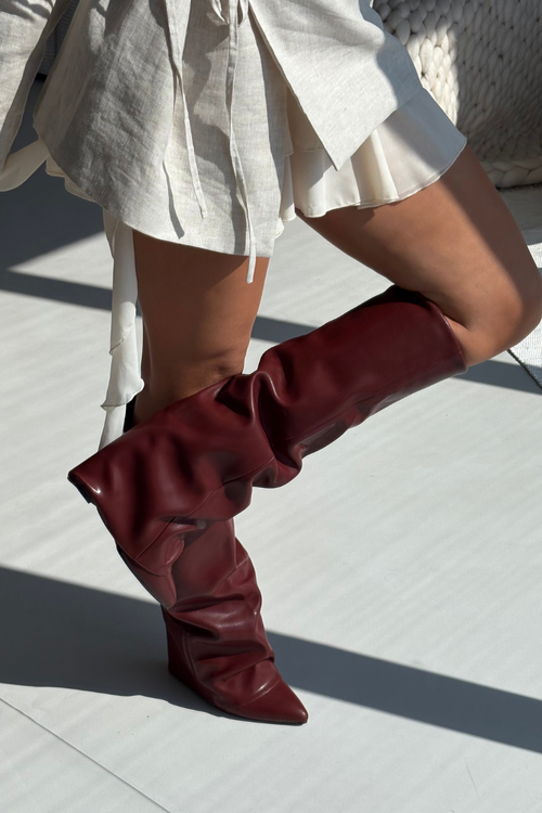 Теплі жіночі чоботи з повернутим верхом на підборах Бордо Елівіра