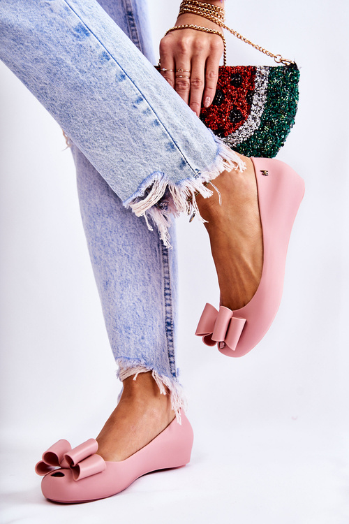 Жіночі гумові балетки з бантом рожевого кольору