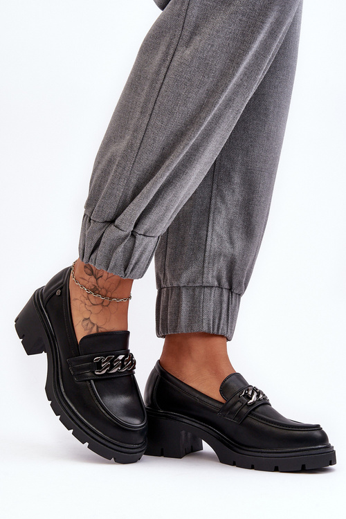 Жіночі шкіряні туфлі на низькому каблуці чорні Blimma