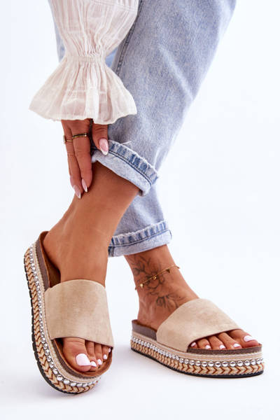 Жіночі гладкі замшеві тапочки бежеві Hayen