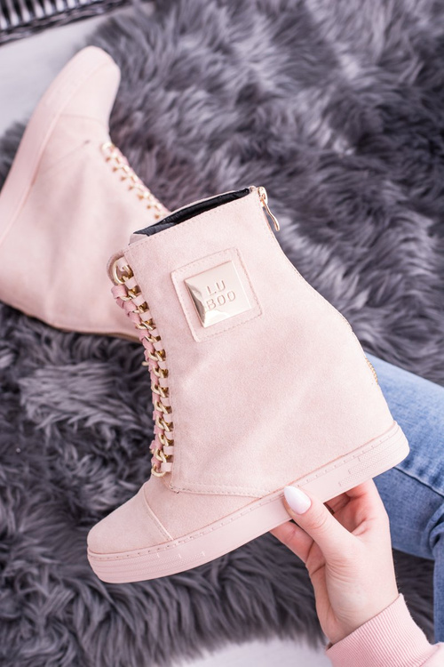 Жіночі замшеві рожеві кросівки Monica на ланцюжку Lu Boo