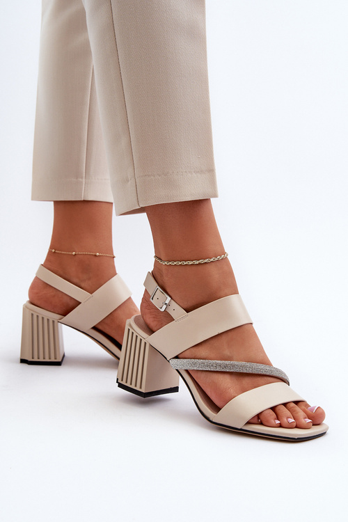 Жіночі елегантні босоніжки на шпильці бежеві D&A MR38-549