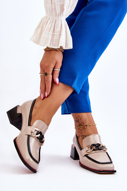 Зручні туфлі на низьких підборах бежеві Valenti