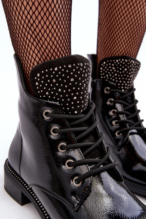 Жіночі лаковані туфлі Hattia чорного кольору на низькому каблуці