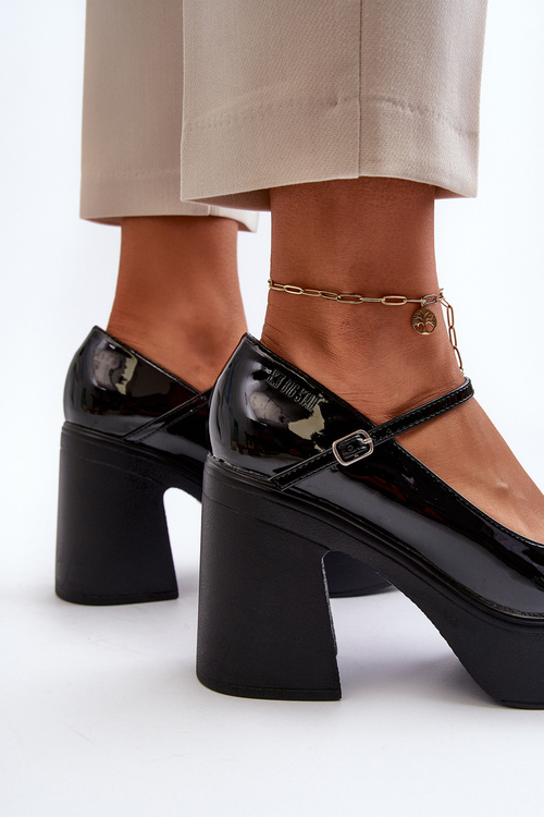 Жіночі лаковані туфлі на платформі та підборах Big Star NN274004 Чорні