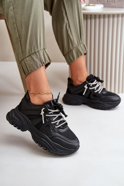 Жіночі кросівки на масивній підошві з декоративною шнурівкою Black Relissa