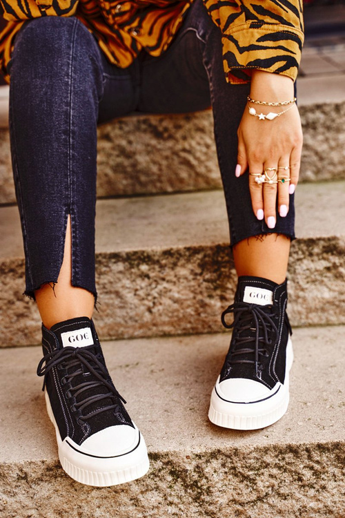 Жіноче спортивне шкіряне взуття GOE чорне GG2N3062