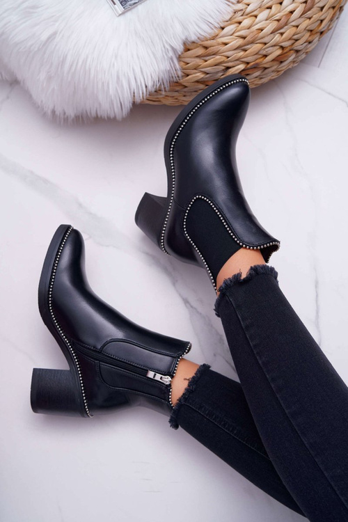 Чоботи жіночі на підборах зі стразами Чорні ритмічні
