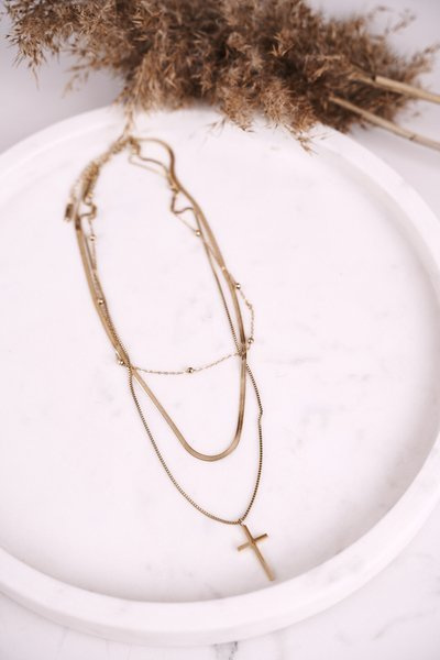 Жіноче потрійне намисто з золотим потрійним хрестом