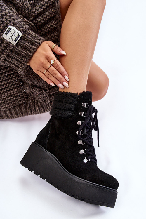 Жіночі замшеві чоботи на танкетці Меніко чорного кольору
