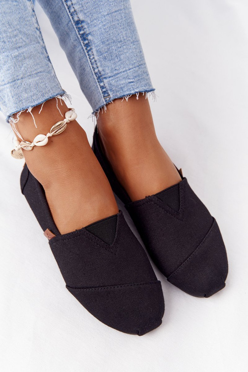 Жіночі еспадрільї чорного кольору в неробочий час