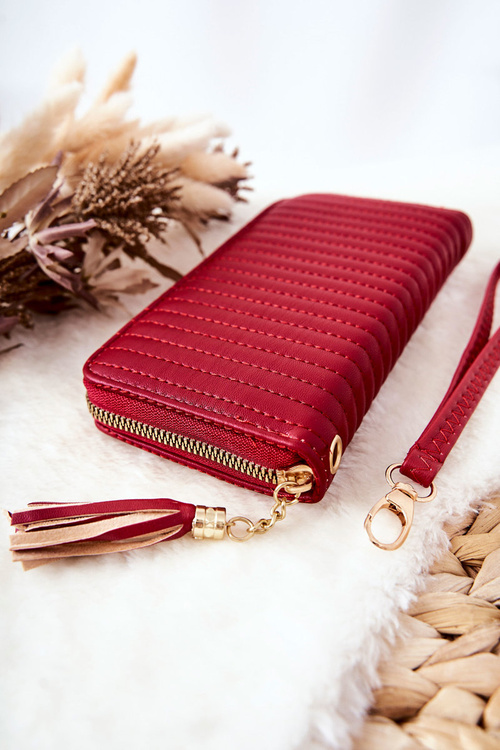 Великий стьобаний гаманець з ремінцем червоного кольору