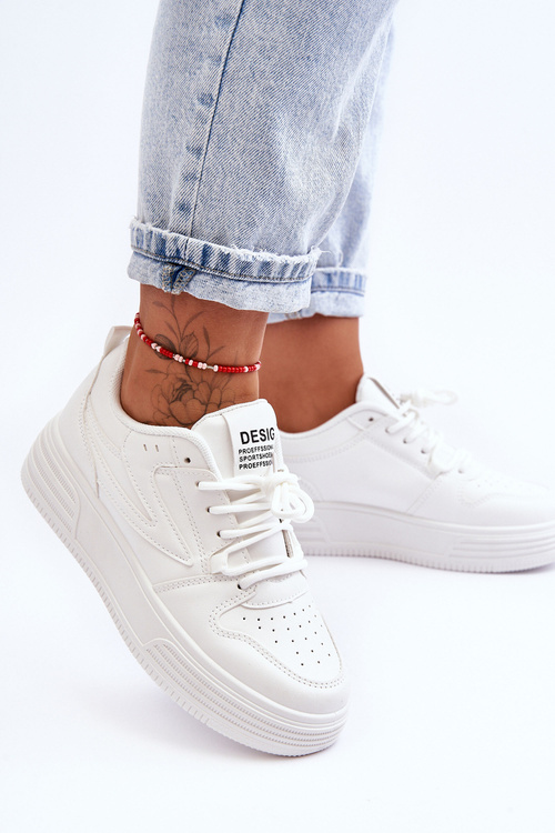 Жіноче класичне спортивне взуття білого кольору Avra