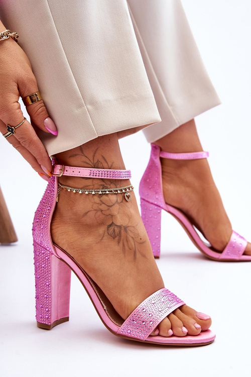 Жіночі босоніжки на високих підборах з цирконами рожевого кольору