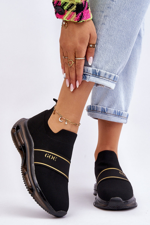 Жіноче спортивне взуття GOE LL2N4032 Чорний