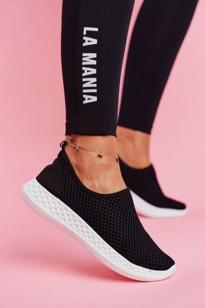 Жіноче спортивне взуття сліпони чорного кольору Gestacio