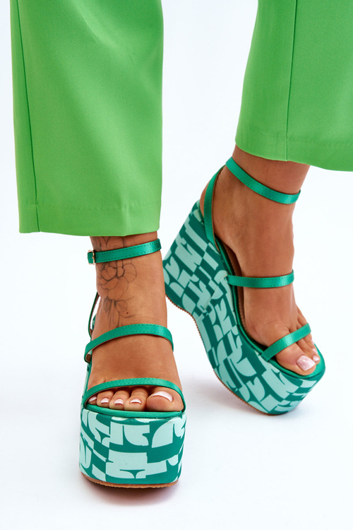 Модні босоніжки на танкетці з візерунками Зелена Claria