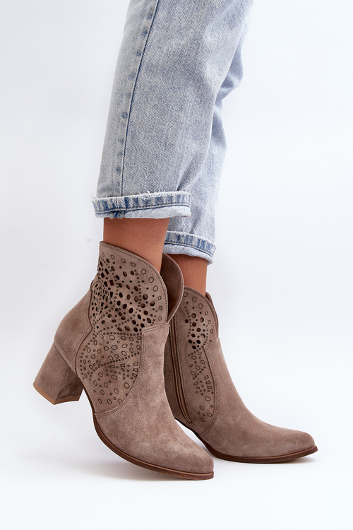 Жіночі бежеві замшеві ажурні чоботи на високих підборах Zazoo 3166/P