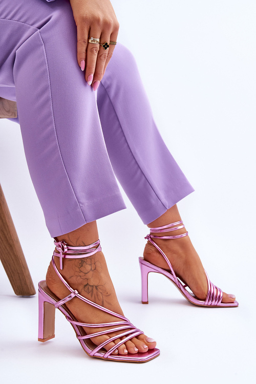 Модні босоніжки на підборах рожевого кольору Tessoro