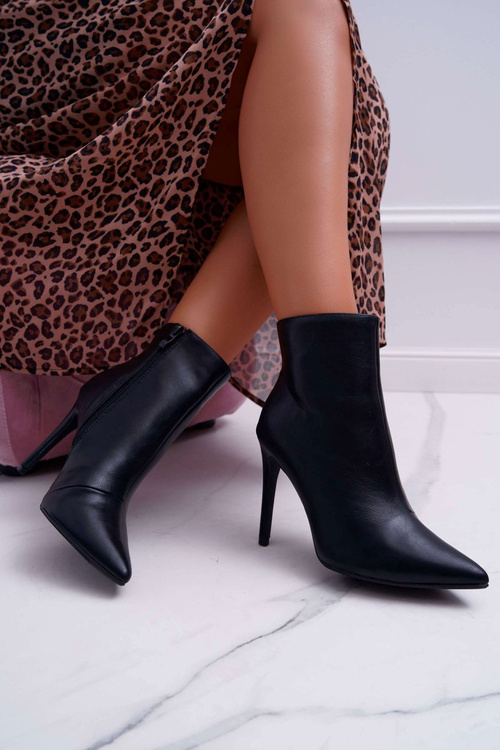 Жіночі гостроносі чоботи на шпильці, чорні утеплені потаме