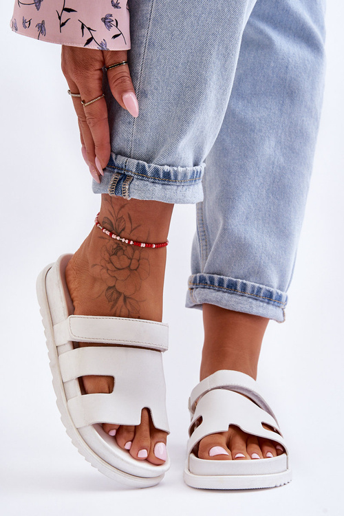 Жіночі класичні тапочки білі Molie