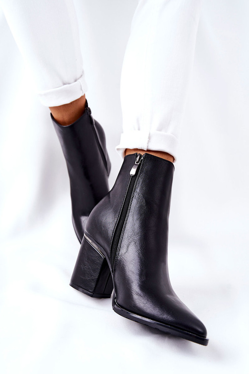 Класичні чоботи на підборах чорні Airah