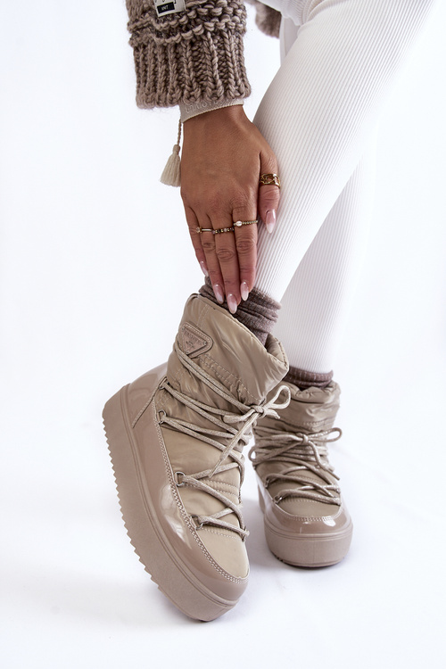 Модні жіночі зимові черевики на шнурівці бежеві Carrios