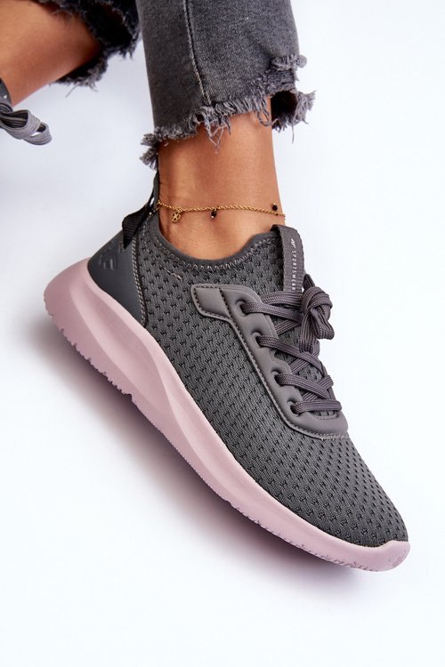 Жіноче спортивне взуття 4F 4FRSS24FSPOF056 Чорний