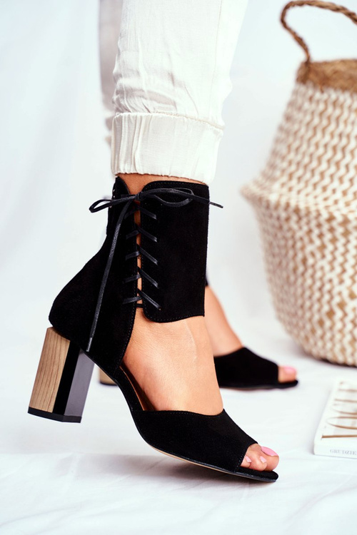 Жіночі босоніжки на високому каблуці Maciejka Leather Black 04122-01