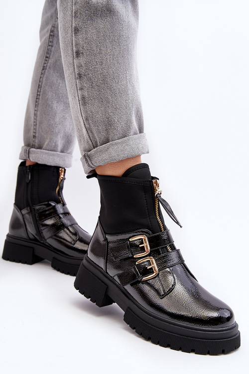 Чорні лаковані жіночі ботильйони на плоскому каблуці Rellisa