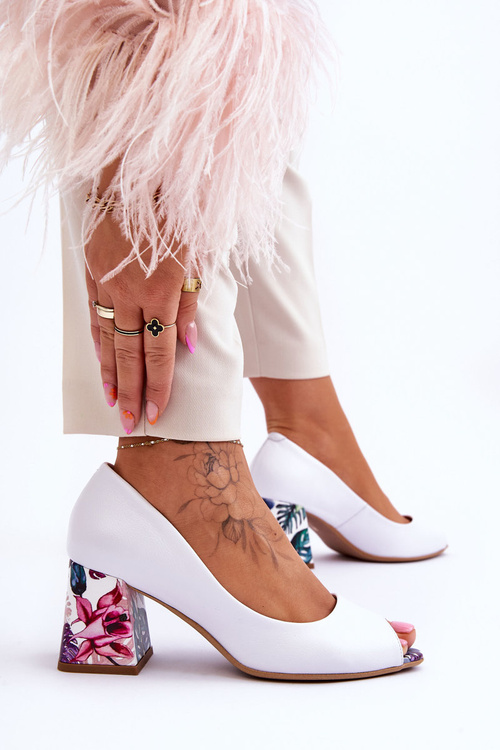 Шкіряні човники з декоративним каблуком Leski Shoes 2608/K White Peas