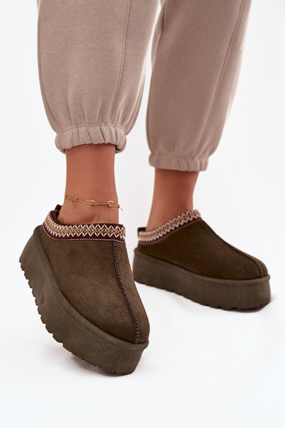 Жіночі зимові чоботи з декоративною вишивкою темнозелені Jenira