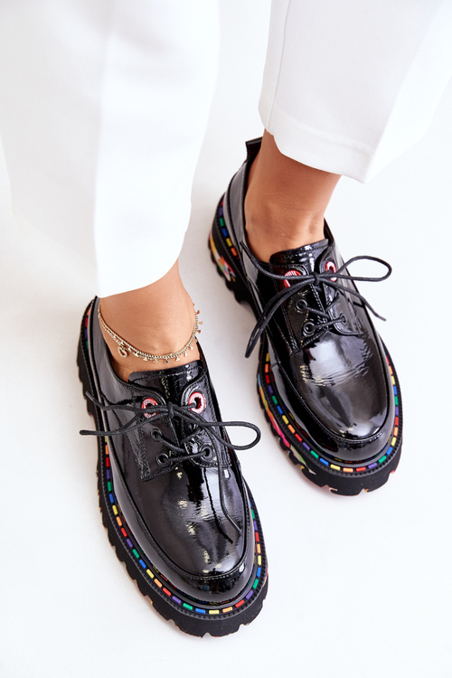 Лаковані жіночі туфлі на шнурівці чорні Artiker 55C0497