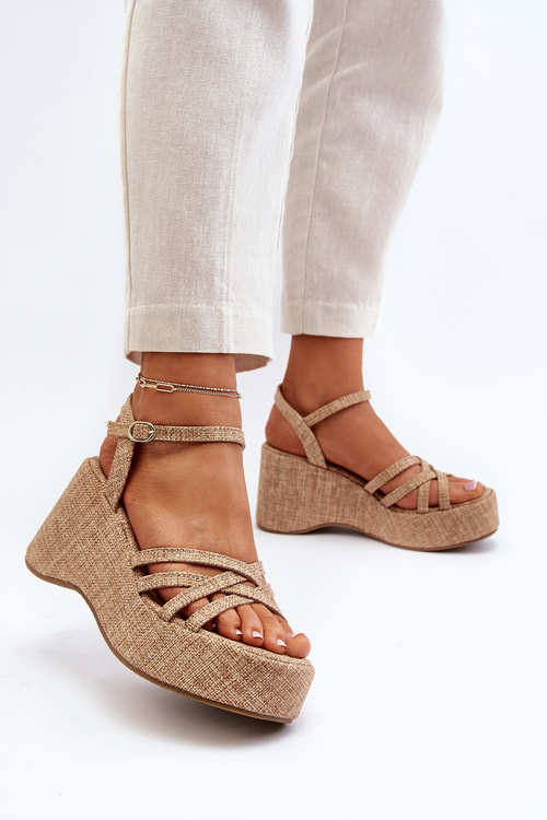 Бежеві босоніжки на платформі та танкетці Oporia