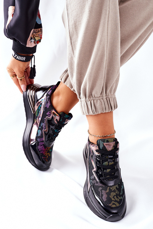 Жіноче спортивне взуття чорного кольору Multi Buckland