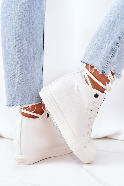 Шкіряні кросівки на танкетці Big Star EE274128 Білі