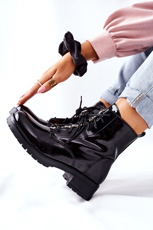 Чоботи жіночі лаковані чорні Maniana