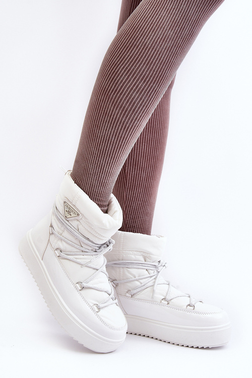 Жіночі снігові черевики на платформі та шнурівці білого кольору