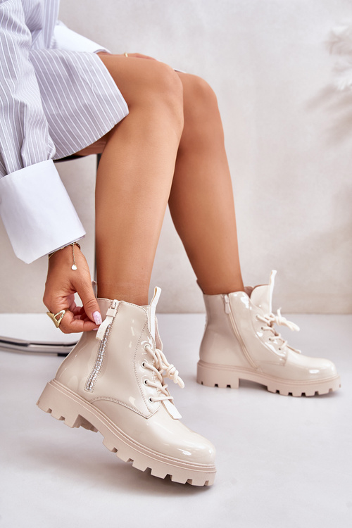 Лаковані жіночі робочі черевики утеплені з написами бежевого кольору Zinfreya