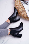 Жіночі чоботи на підборах з гумками чорного кольору Trini