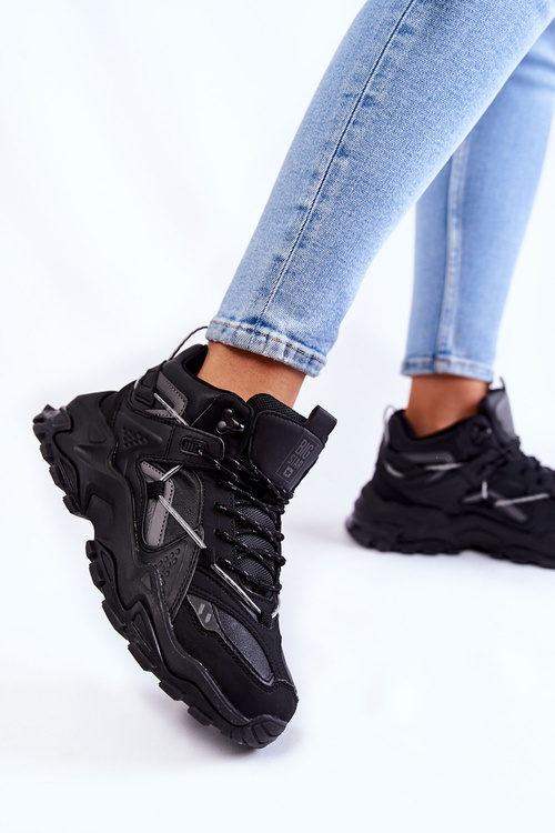 Жіноче спортивне взуття на масивній платформі Big Star KK274387 Чорне