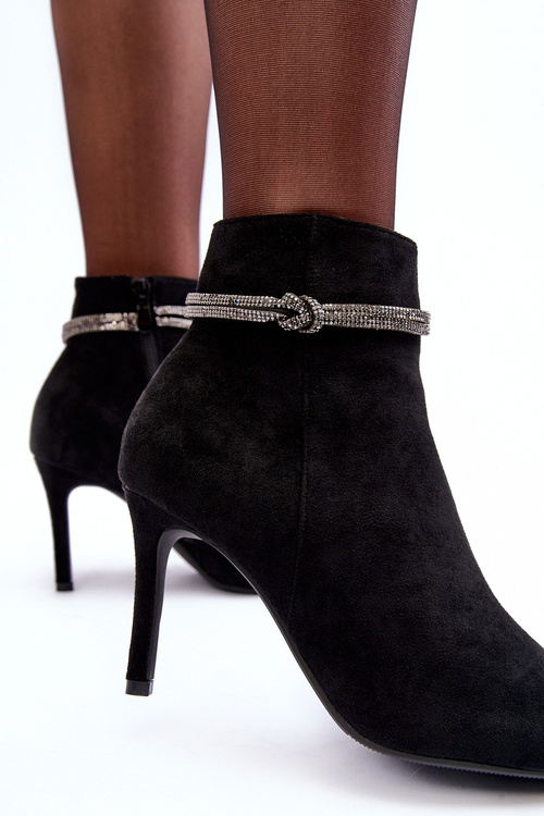 Жіночі замшеві чоботи із стрижень на підборах чорні Anslei