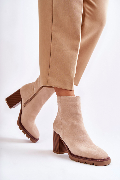 Жіночі замшеві чоботи на каблуці на блискавці бежеві Odette