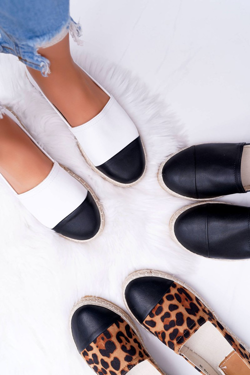 Білі жіночі плоскі еспадрільї