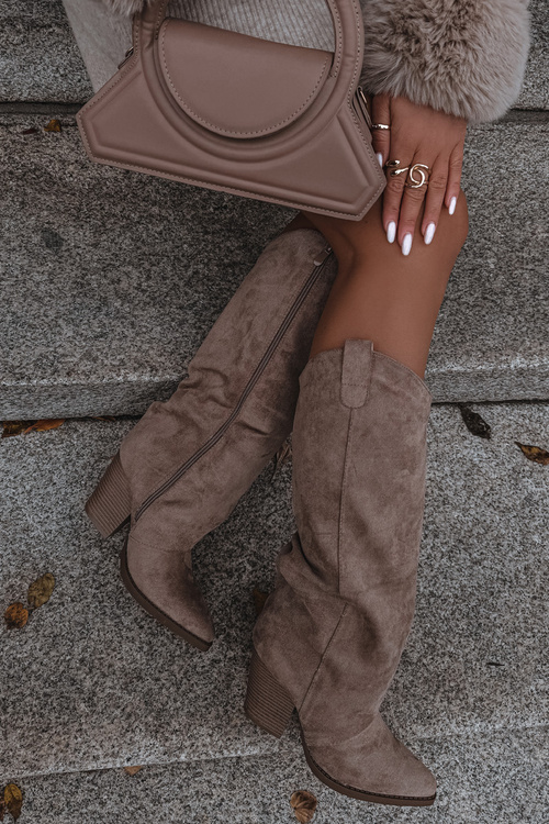 Утеплені ковбойські чоботи на підборах з еко-замші бежеві, кольору Mavine Kozaki Damskie