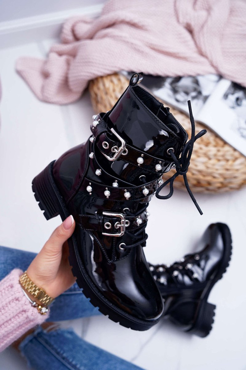 Жіночі плоскі лаковані чоботи з перлами. Чорний домінант