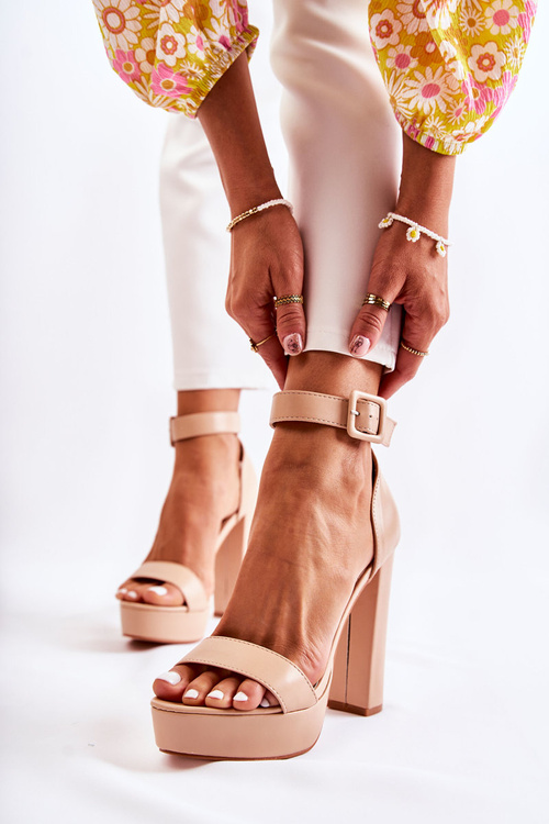 Шкіряні босоніжки на бежевій планці Medanos