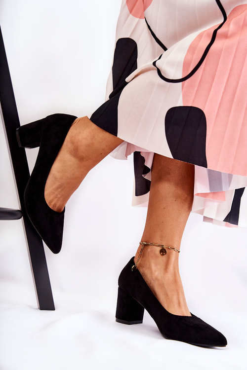 Класичні замшеві туфлі на підборах чорного кольору Lency